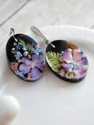 What's the best way to make resin jewelry? Handmade Earrings Made From Real Hydrangea Flowers Flower Resin Jewelry Resin Jewelry Resin Jewelry Diy