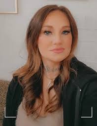 Lashae Lee's Instagram, Twitter & Facebook