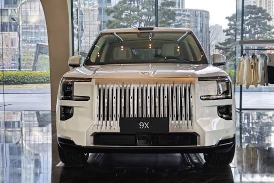 SUV Fiyatları Düşüşte: Vietnam'daki Bu Gelişme Bize Ne Anlatıyor?