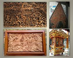 Salah satunya adalah karya seni dengan bahan kayu yang hampir setiap daerah ada dengan karakteristiknya sendiri. Hiasan Ornamen Dari Pohon Kayu Dengan Pola Corak Motif Ukiran Kayu Pohon Ornamen Ukir Pahat Fungsional Hias Pola Konstruktif Corak Motif Estetika