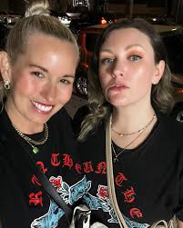 👉🏾🤛🏻RTJ👉🏾🤛🏻RTJ👉🏾🤛🏻RTJ👉🏾🤛🏻 I got a bad girl, I got a  brain-with-an-ass girl She got a mean bop, I got a lean to the way I walk  And I get it like gold RUN