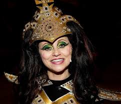 348 barn och vuxna i 29 städer har hängt med och tittat på musikalen Snövit  som är på turné. Här är gänget från Gävle som såg den mycket uppskattade  showen nyligen. En