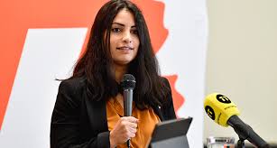 It is now clear that nooshi dadgostar has been elected party leader of the left party, following a unanimous decision at the party's congress. Nooshi Dadgostar Flashback