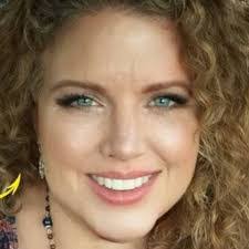 Sara Everett's Instagram, Twitter & Facebook