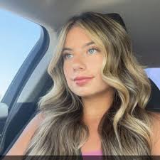 Caitlin Quinlanツ (@caitlinq11)