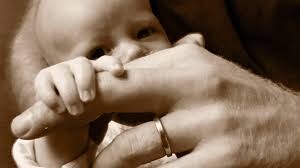 6 fun things about meghan and harry's royal baby (and his name!!!) by elizabeth holmes. New Picture Of Baby Archie For Father S Day Shows Royal Baby In Prince Harry S Arms Abc7 Chicago