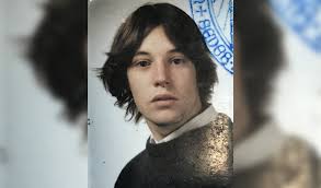 Een paar jaar geleden ben ik als psychiater in het theater gaan staan. Ik  merkte dat ik dan een groter publiek kon bereiken