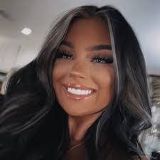 Abbie Harper's Instagram, Twitter & Facebook