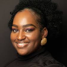 Robyn Foster, a senior communications, media arts and theater major at  Chicago State University, shares her non-traditional path to higher  education and the @tmcf_hbcu Leadership Institute. Read her story