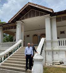 Goh continued as prime minster throughout the 1990s, and in 2004 he was succeeded by lee's son, lee. Esm Goh On Age The Building And I Have Grown Old But We Are Still Useful And Will Serve A Larger Purpose The Independent Singapore News