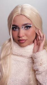 Delineado gráfico futurista 🤖, @flah_kjj , 🎥 @eijumaciel ,  #encostanaparede #trend #producao