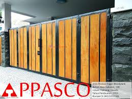 Maybe you would like to learn more about one of these? 170 Pagar Woodplank Ideas In 2021 Kayu Garage Doors Bogor