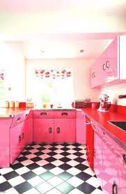 Walaupun dapur tergolong mungil, coba salah satu kombinasi warna cat dapur berikut agar ruangan terasa jauh lebih luas dan nyaman. Dekorasi Warna Dapur 5 Inspirasi Pemilihan Warna Cat Dapur Selerasa Com