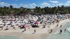 🌴 Aniversario de Playa del Carmen Hoy celebramos la esencia de uno de los  destinos más emblemáticos del Caribe Mexicano. Playa del Carmen es sinónimo  de hospitalidad, cultura y un turismo que