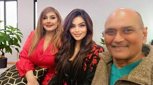 True friends are like lampposts along the way. They do not make the  distance short, but facilitate the journey. ~Antonia Gravina