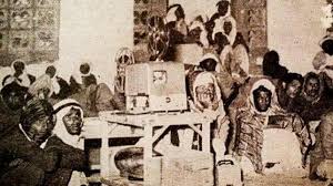 حضروا أنفسكم في السرير، أغلقوا الأضواء، سيقوم ماما وبابا بقراءة حدوته قبل النوم لكم الآن. Ø¨Ø§Ù„ØµÙˆØ± Ù‚Ø§Ø¹Ø§Øª Ø³ÙŠÙ†Ù…Ø§Ø¦ÙŠØ© ÙÙŠ Ø§Ù„Ø³Ø¹ÙˆØ¯ÙŠØ© Ù‚Ø¨Ù„ 40 Ø¹Ø§Ù…Ø§