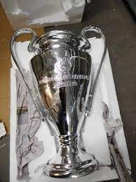 3d miniatur des uefa champions league pokals auf acrylpodest. Post Champions League Pokal Beim Zoll Aufgetaucht Regional Bild De