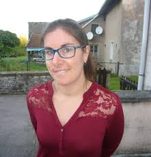 Viménil. L'Atsem Cindy Michel chargée des plus petits de l'école