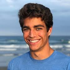 Darian Gill's Instagram, Twitter & Facebook