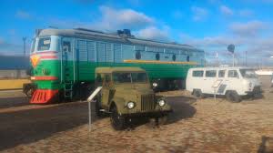 W roku 1985 z niewielkimi zmianami produkowany pod nazwą uaz 31512 do 2007 roku, zastąpiony przez model uaz hunter classic. Kharkiv Railway Museum Locomotive Te10 And Vehicles Uaz 452 Gaz 69 Picture Of Ukraine Kiev Tour Kyiv Kiev Tripadvisor