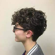 Round face haircuts tomboy haircut androgynous haircut thick curly hair curly hair styles. 141 Easy To Achieve And Trendy Short Curly Hairstyles For 2021