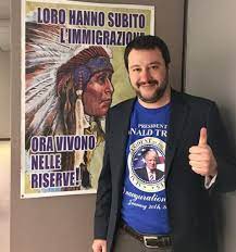 La visita di matteo salvini al centro immigrati cara di mineo si è conclusa con un resoconto ma la foto in cui si vede salvini che dorme su una brandina del cara è stata subito ripresa per dei meme. Matteo Salvini Sommerso Dai Meme Sono Fantastici Ridiamoci Su Foto Dire It