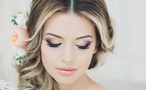 Si marseille ne manque pas de salons de coiffure ni. Maquillage A Domicile Mariage Bouche Du Rhones 13 Vaucluse 84