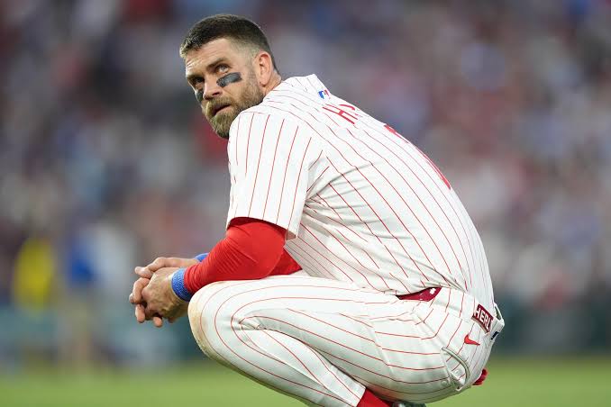 Report: Phillies' Bryce Harper cussed out commissioner | Reuters