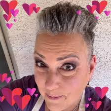 Susan Darter's Instagram, Twitter & Facebook