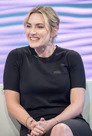 Leonardo dicaprio and kate winslet have been friends for 23 years and the love they have for each other is amazing. Kate Winslet Reveals She And Titanic Co Star Leonardo Dicaprio Were Lucky They Didn T Fancy Each Other And The Weird Injury She Got Making Her New Movie