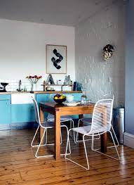 There is something so simple, so unfussy about wire dining room chairs. Kitchen Wire Chairs In A Modern Dining Room Interior Design Ideas Ofdesign