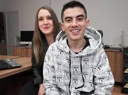 Los problemas de ser la novia de Jordi El Niño Polla: celos y enfermedades