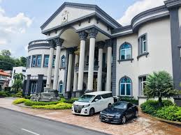 After facing massive backlash, dato' aliff syukri is clearing the air on his recent controversy of him allegedly violating the movement control order (mco). Am Auto Tint Site Dato Aliff Syukri Palace In Facebook
