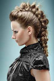 Bow Braid Zopffrisur Geflochtene Zopfe Geflochtene Frisuren Zopffrisuren Coole Frisuren