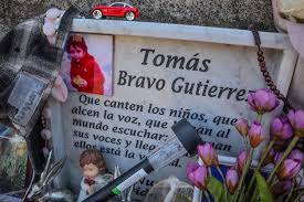 Entre ellos, civiles, efectivos de carabineros, de la brigada de ubicación de personas de la policía de investigaciones (pdi) y bomberos. Madre De Tomas Bravo Como Me Van A Decir Que Mi Hijo Murio Por