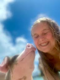 This pig is such a blurry. 😆