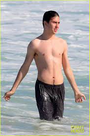 Nat Wolff & 'Paper Towns' Author John Green Hit The Beach In Rio: Photo  3409694 | John Green, Nat Wolff Photos | Just Jared: Entertainment News