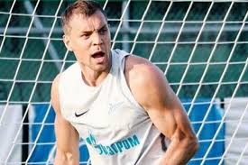 Мяч попадает в руку рыбусу после удара дзюбы. Rasprostraniteli Intimnogo Video Artema Dzyuby Syadut Na 2 Goda Popcake