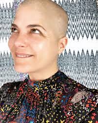 Doherty was first diagnosed with breast cancer in 2015 but entered remission following chemo and radiation. Trotz Chemo Selma Blair Geht Es Besser Als Viele Denken Promiflash De