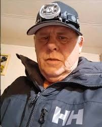 Hi! I can't give you the moon or the world, what I can offer is trust,  loyalty, faithfulness, and respect! I enjoy camping, fishing, and spending  time with friends and my 2