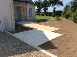 Entree De Maison Dallage Pierre Et Beton Desactive Beton Lave Paysagiste Parc Et Jardin Dallage Pierre