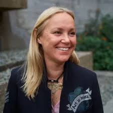 Lisa Lyons, Real Estate Agent