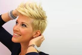 Retro pop can updo faux hawk. 7 Stylish Faux Hawk Hairstyle For Women Womensok Com
