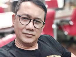 Semoga kerja keras yang ditunjukan bapak jokowi dapat menginspirasi anak muda lainnya untuk. Jadi Oleh Oleh Lebaran Denny Siregar Emang Kenapa Pak Jokowi Promosi Babi Panggang Indozone Id