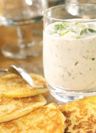 Une Idee Facile Et Rapide Pour Vos Aperitifs Avec Le Slicesy Sauce Tzatziki Recette Blinis Tzatziki