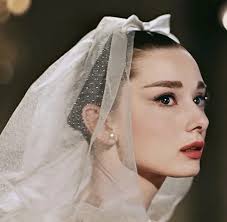 stars around my scars — audrey hepburn in «funny face», 1957