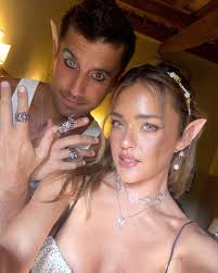 She's giving fairy w a side of punk 🧚🧚🧚