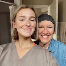 Miriam Lowe's Instagram, Twitter & Facebook