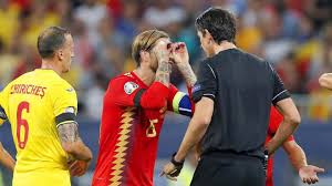Celebración de ramos en la comunidad de nuestra sra. Referee Aytekin Apologises To Ramos For Glasses Celebration Yellow Card As Com