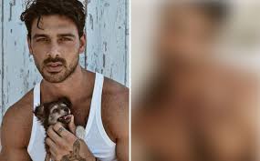 He stands at a height of 6 ft 3 in or else 1.90 m or 190 cm. 365 Days Fame Michele Morrone Shared A Hot Picture On Instagram Can Someone Call For A Fire Engine
